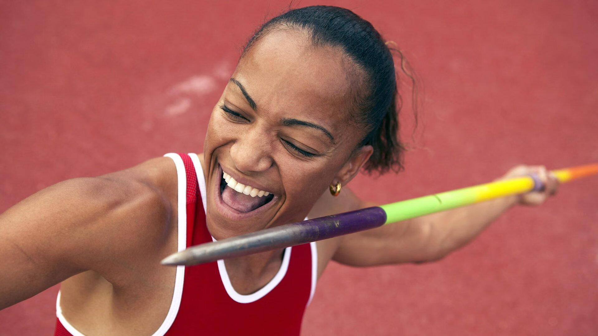 阿尔卡拉斯横扫对手晋级美网八强 卫冕冠军展现强大统治力