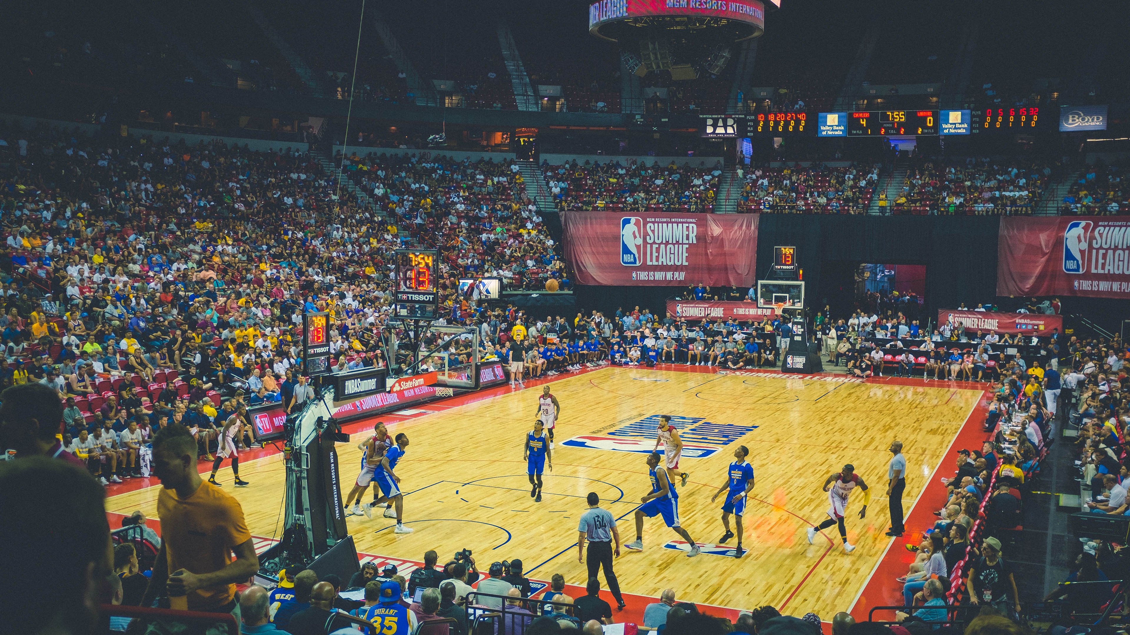 双加时鏖战！湖人险胜勇士，詹姆斯关键三分锁定胜局：kaiyun